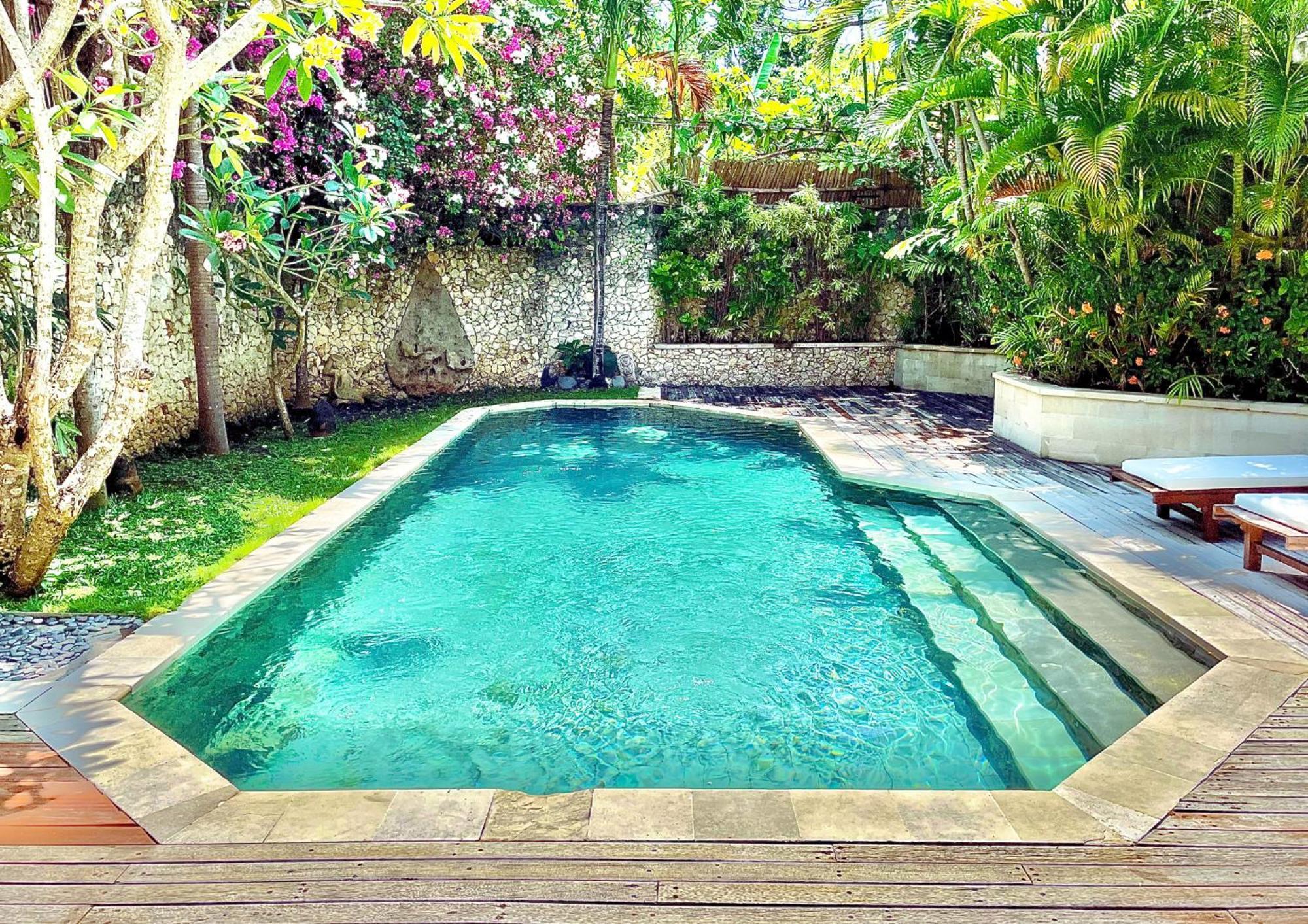 Villa Kubu Seminyak エクステリア 写真